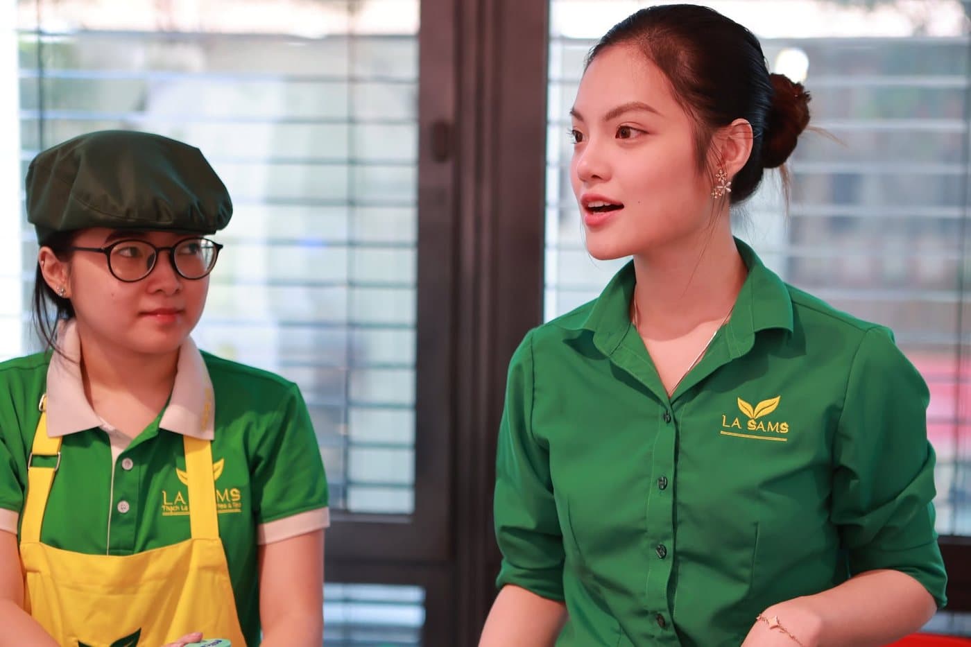 Ms. Anh Thư